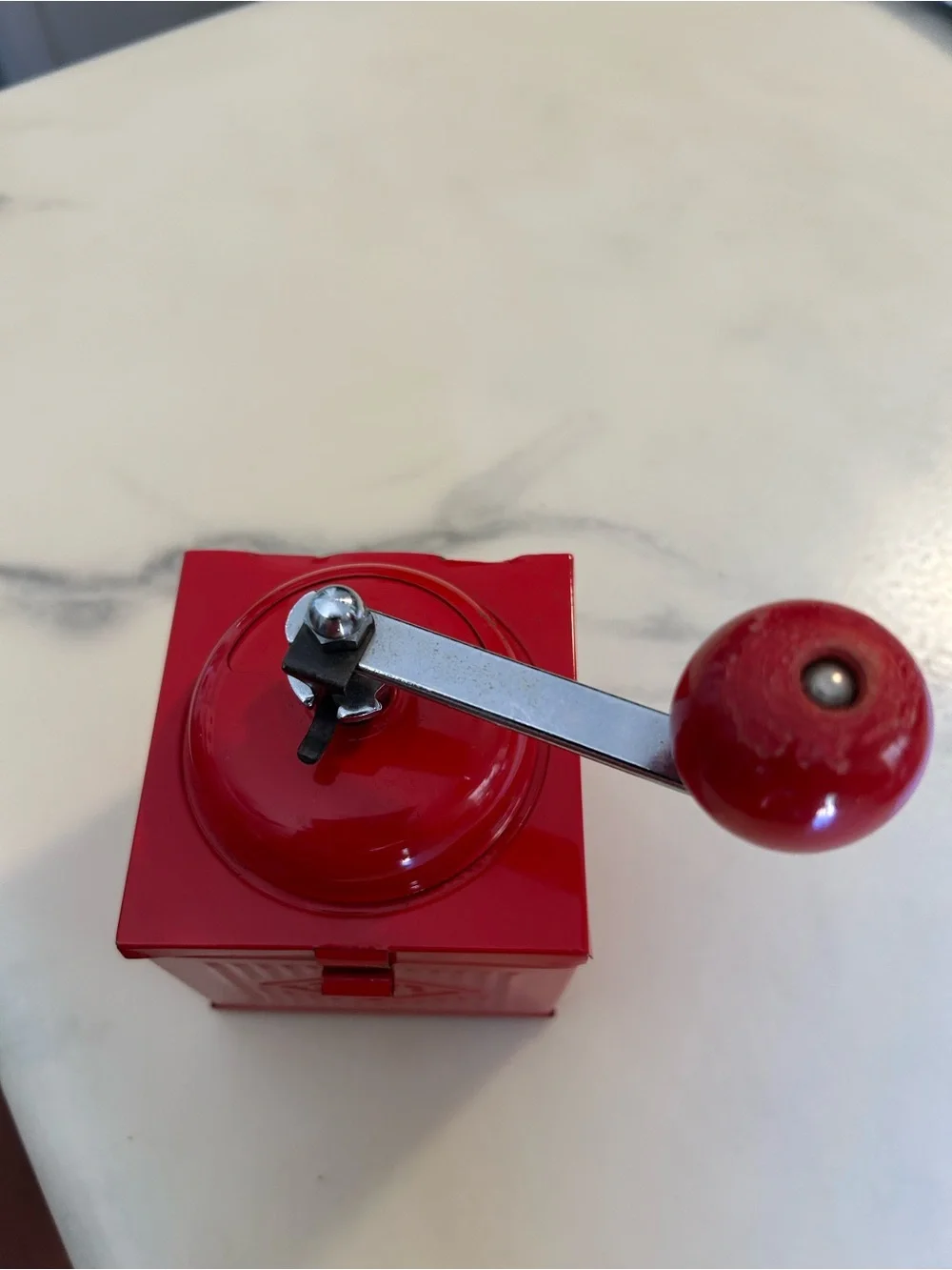 Vintage Red Manual Coffee Grinder - Classic Kitchen Mill